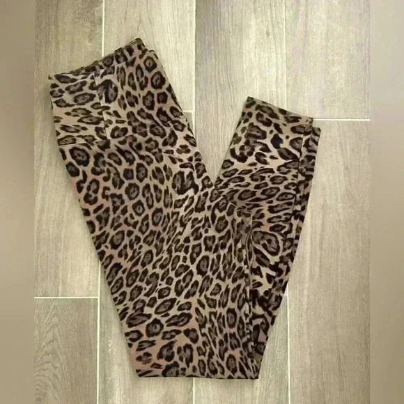 LOVE FIRE LEGGING LEOPARD PRINT SIZE LARGE - Picture 3 of 7